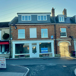 Shop to let in Shaftesbury - 9 Bell Street